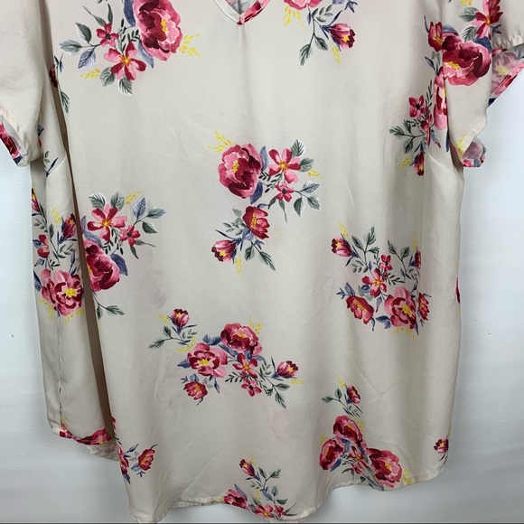 Torrid FLORAL PRINT GEORGETTE KEYHOLE BLOUSE - Picture 6 of 9